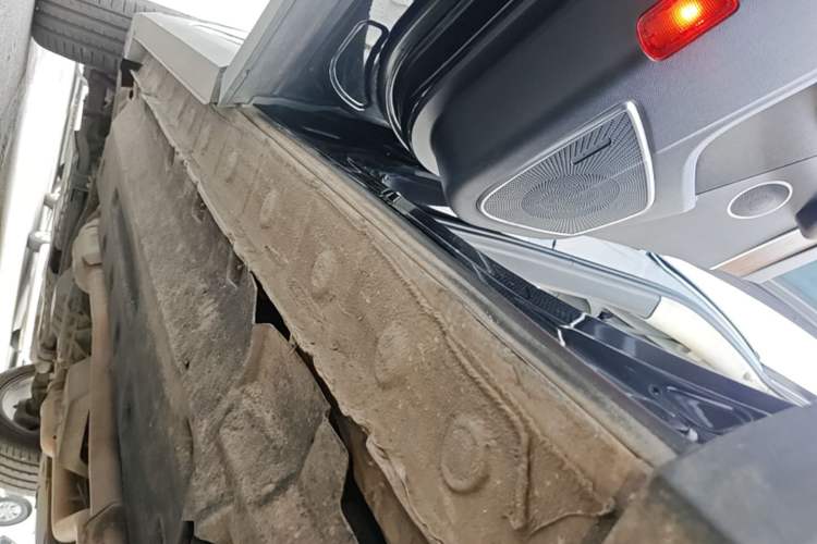 Used Hongqi HS7 2019 3.0T Automatic All-Wheel Drive Smart Connect Flagship Edition Left Side Sill