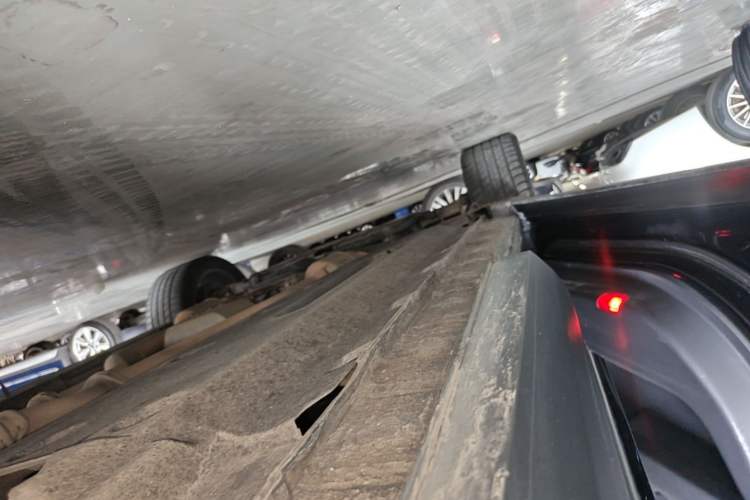 Used Hongqi HS7 2019 3.0T Automatic All-Wheel Drive Smart Connect Flagship Edition Left Side Sill