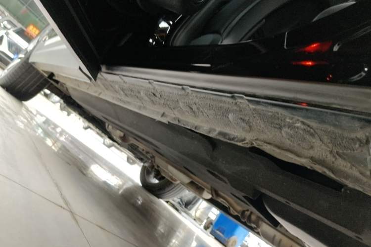 Used Hongqi HS7 2019 3.0T Automatic All-Wheel Drive Smart Connect Flagship Edition Left Side Sill