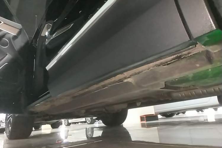 Used Hongqi HS7 2019 3.0T Automatic All-Wheel Drive Smart Connect Flagship Edition Left Side Sill
