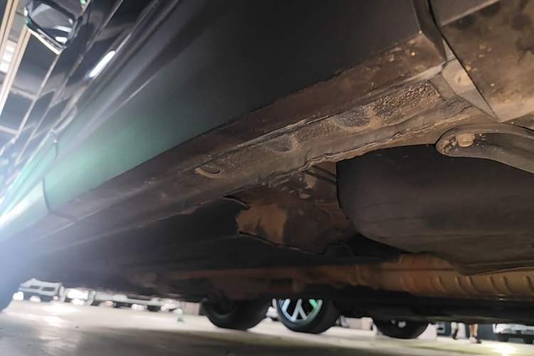 Used Hongqi HS7 2019 3.0T Automatic All-Wheel Drive Smart Connect Flagship Edition Left Side Sill