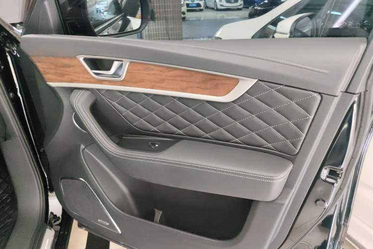 Used Hongqi HS7 2019 3.0T Automatic All-Wheel Drive Smart Connect Flagship Edition Right Front Door Interior