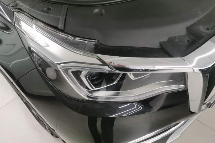 Used Hongqi HS7 2019 3.0T Automatic All-Wheel Drive Smart Connect Flagship Edition Right Front Headlight