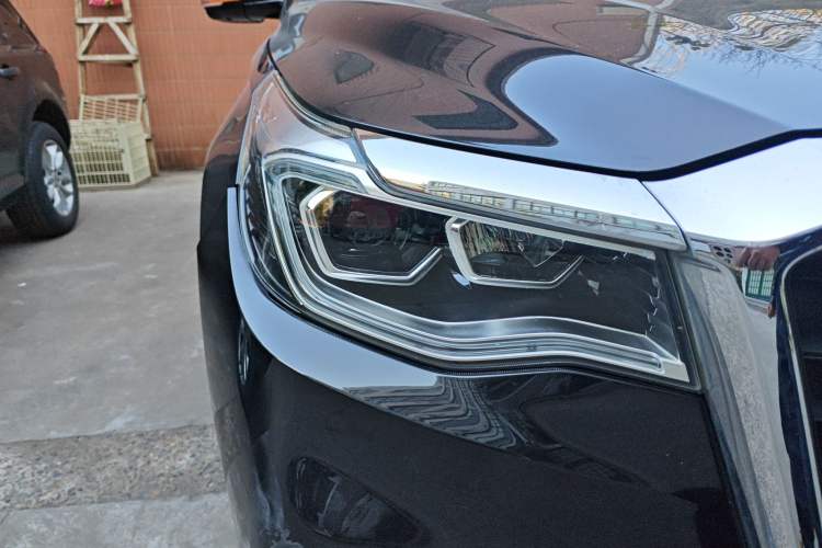 Used Hongqi HS7 2019 3.0T Automatic All-Wheel Drive Smart Connect Flagship Edition Right Front Headlight
