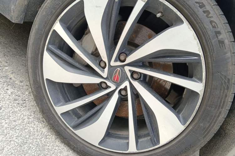Used Hongqi HS7 2019 3.0T Automatic All-Wheel Drive Smart Connect Flagship Edition Right Front Wheel Hub