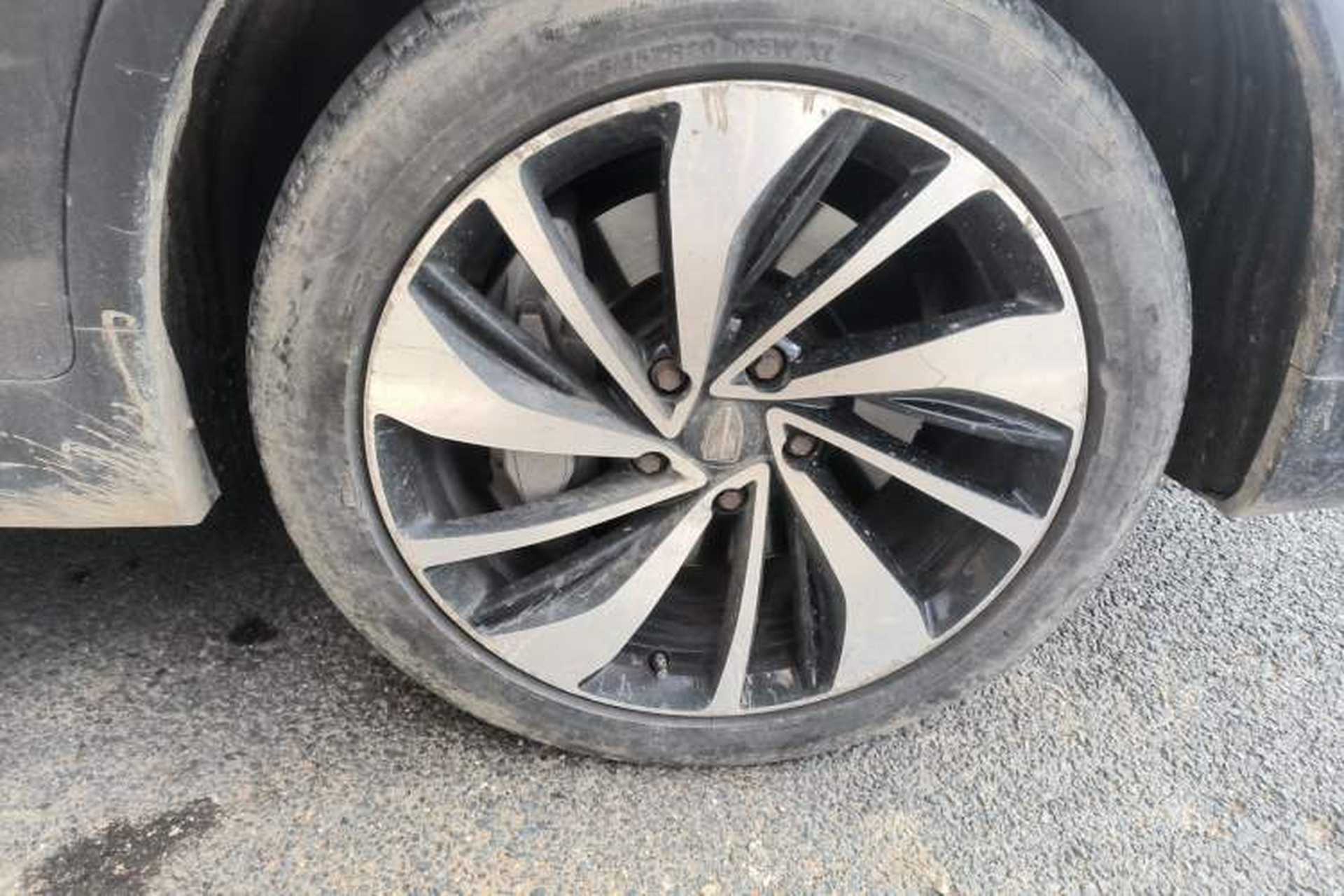 Used Hongqi HS7 2019 3.0T Automatic All-Wheel Drive Smart Connect Flagship Edition Right Front Wheel Hub