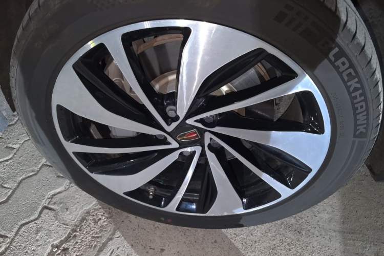 Used Hongqi HS7 2019 3.0T Automatic All-Wheel Drive Smart Connect Flagship Edition Right Front Wheel Hub