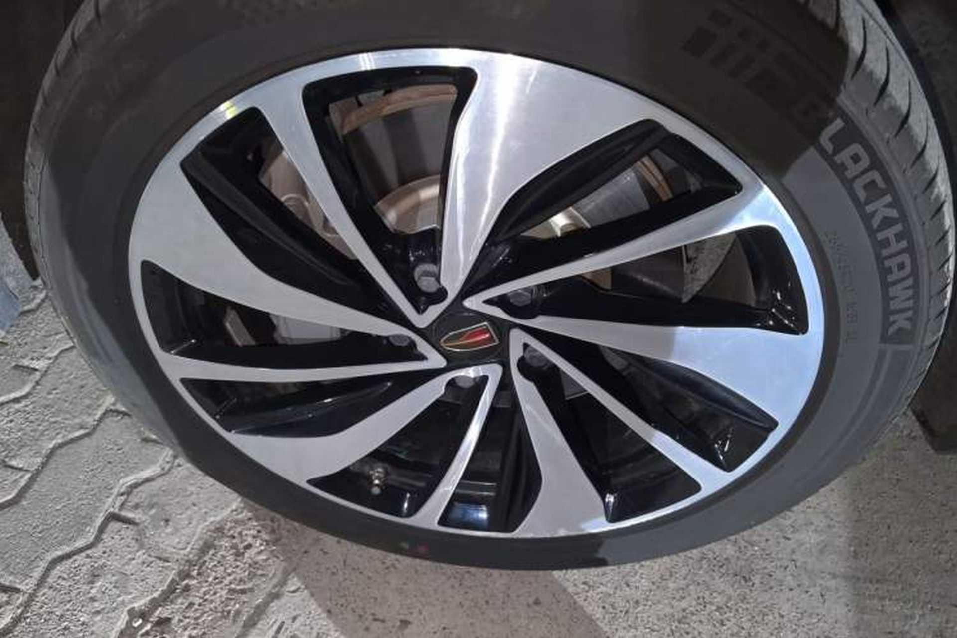 Used Hongqi HS7 2019 3.0T Automatic All-Wheel Drive Smart Connect Flagship Edition Right Front Wheel Hub