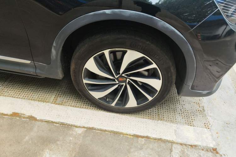 Used Hongqi HS7 2019 3.0T Automatic All-Wheel Drive Smart Connect Flagship Edition Right Front Wheel Hub