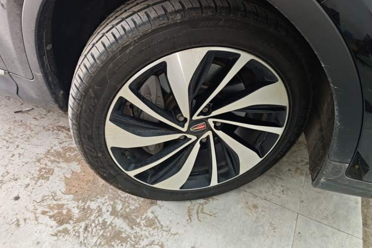 Used Hongqi HS7 2019 3.0T Automatic All-Wheel Drive Smart Connect Flagship Edition Right Front Wheel Hub