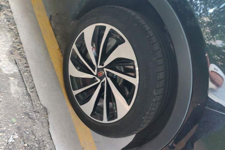 Used Hongqi HS7 2019 3.0T Automatic All-Wheel Drive Smart Connect Flagship Edition Right Front Wheel Hub