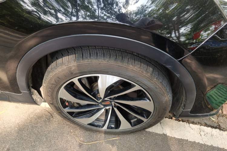 Used Hongqi HS7 2019 3.0T Automatic All-Wheel Drive Smart Connect Flagship Edition Right Front Wheel Hub
