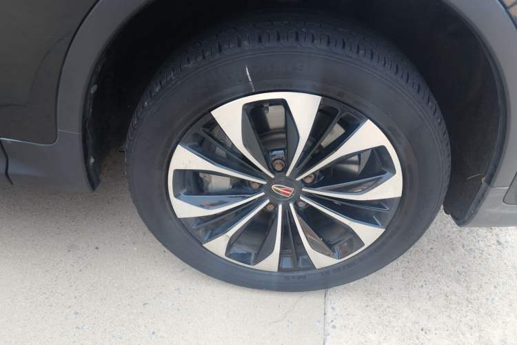 Used Hongqi HS7 2019 3.0T Automatic All-Wheel Drive Smart Connect Flagship Edition Right Front Wheel Hub