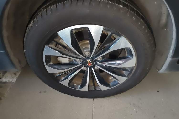 Used Hongqi HS7 2019 3.0T Automatic All-Wheel Drive Smart Connect Flagship Edition Right Front Wheel Hub