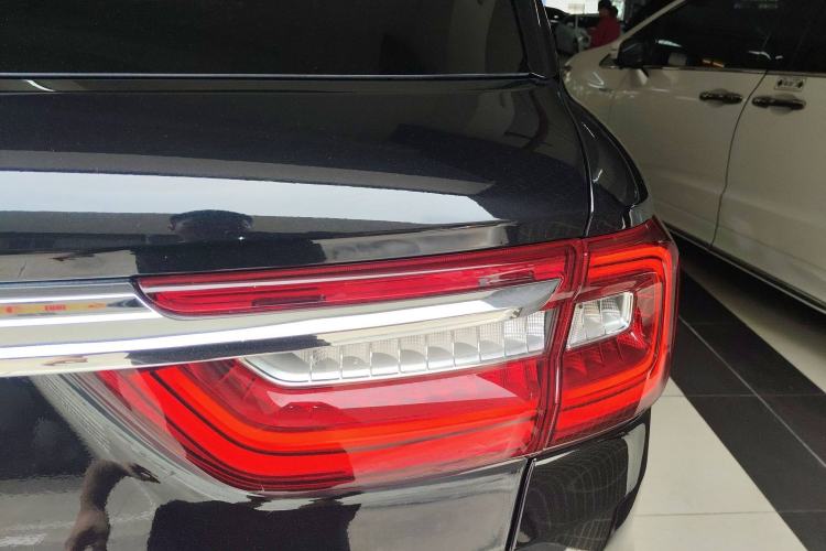 Used Hongqi HS7 2019 3.0T Automatic All-Wheel Drive Smart Connect Flagship Edition Right Rear Taillight