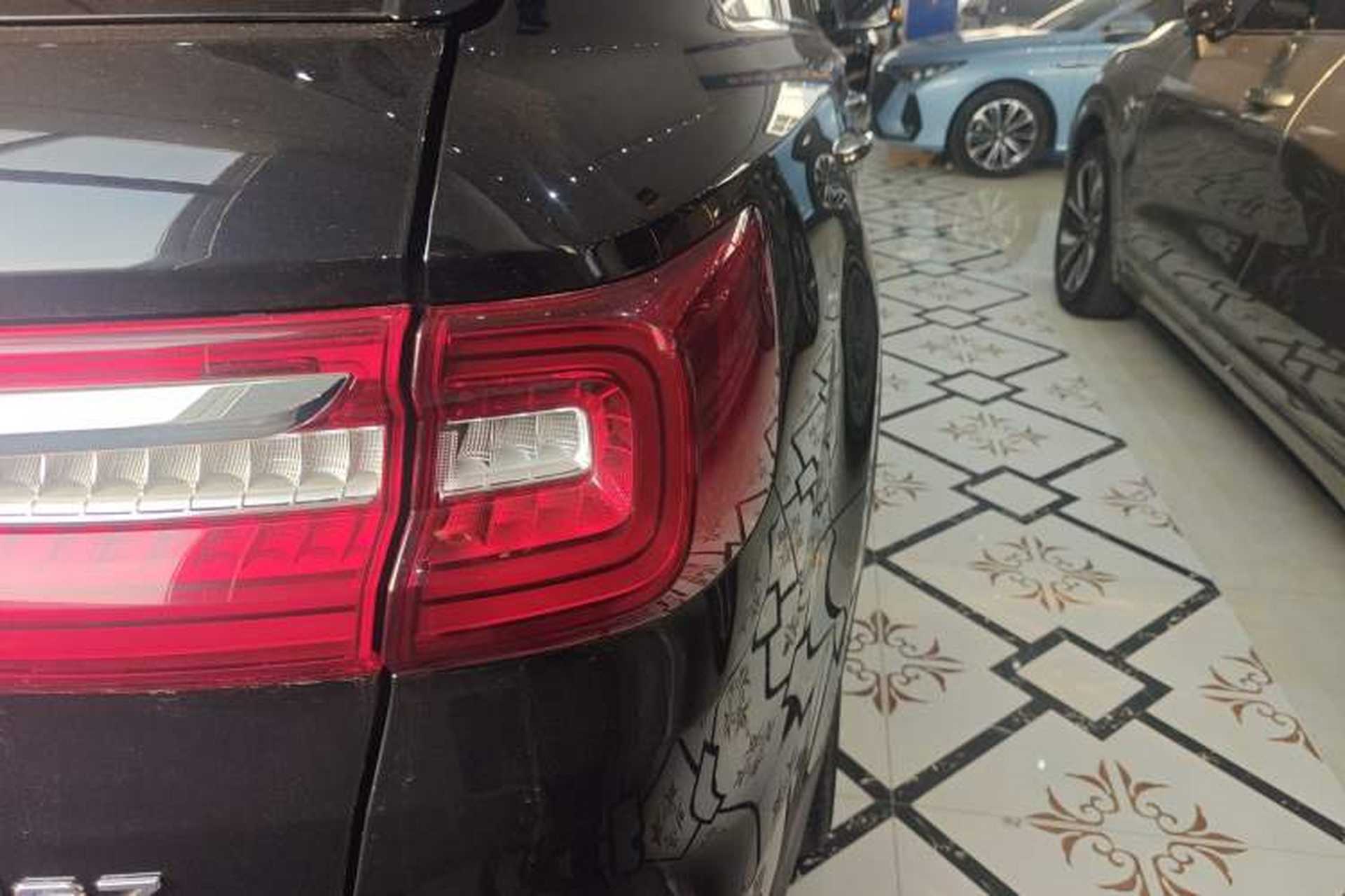 Used Hongqi HS7 2019 3.0T Automatic All-Wheel Drive Smart Connect Flagship Edition Right Rear Taillight