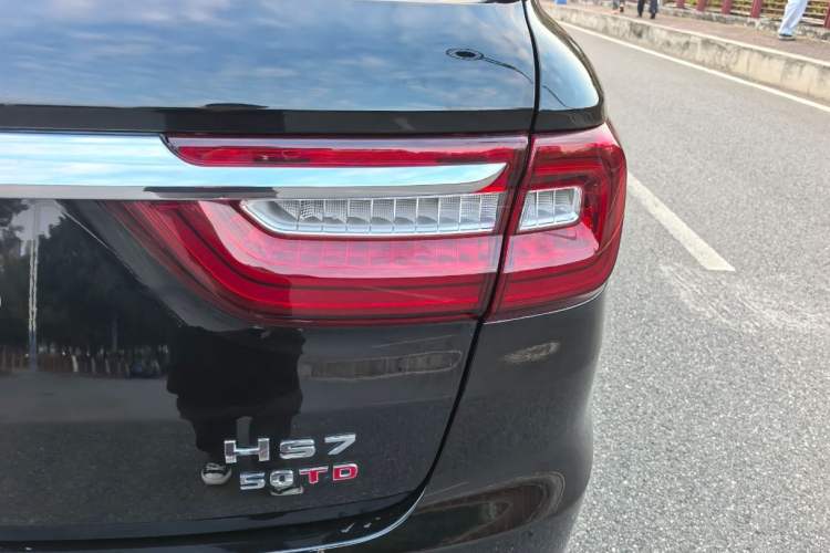 Used Hongqi HS7 2019 3.0T Automatic All-Wheel Drive Smart Connect Flagship Edition Right Rear Taillight