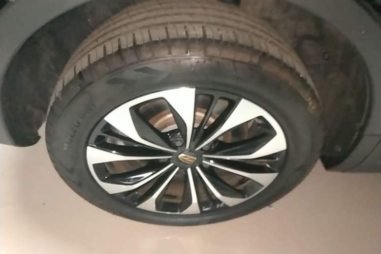 Used Hongqi HS7 2019 3.0T Automatic All-Wheel Drive Smart Connect Flagship Edition Right Rear Wheel Hub