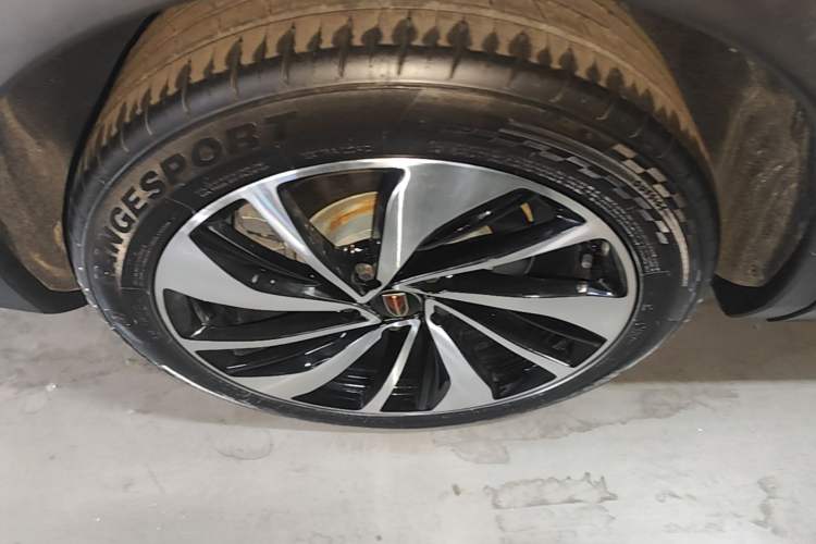 Used Hongqi HS7 2019 3.0T Automatic All-Wheel Drive Smart Connect Flagship Edition Right Rear Wheel Hub