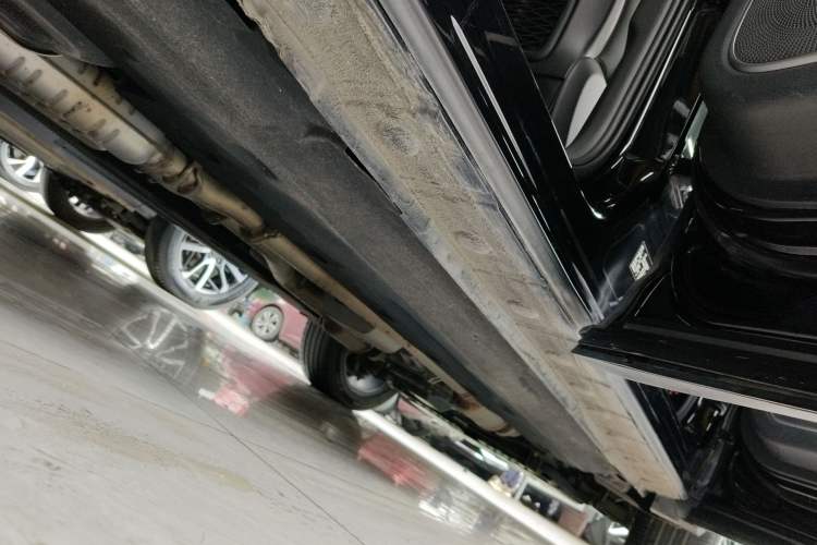 Used Hongqi HS7 2019 3.0T Automatic All-Wheel Drive Smart Connect Flagship Edition Right Side Sill