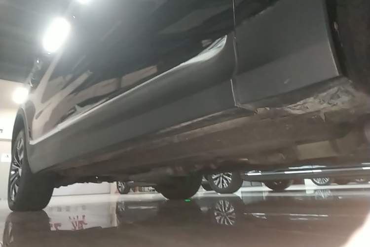 Used Hongqi HS7 2019 3.0T Automatic All-Wheel Drive Smart Connect Flagship Edition Right Side Sill
