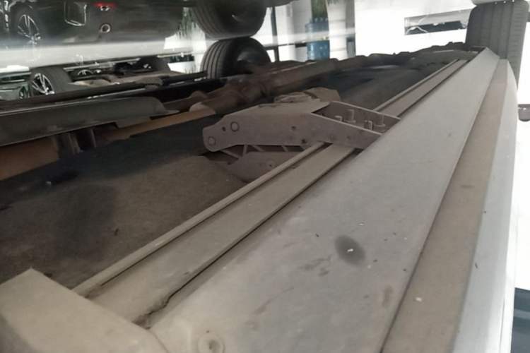 Used Hongqi HS7 2019 3.0T Automatic All-Wheel Drive Smart Connect Flagship Edition Right Side Sill