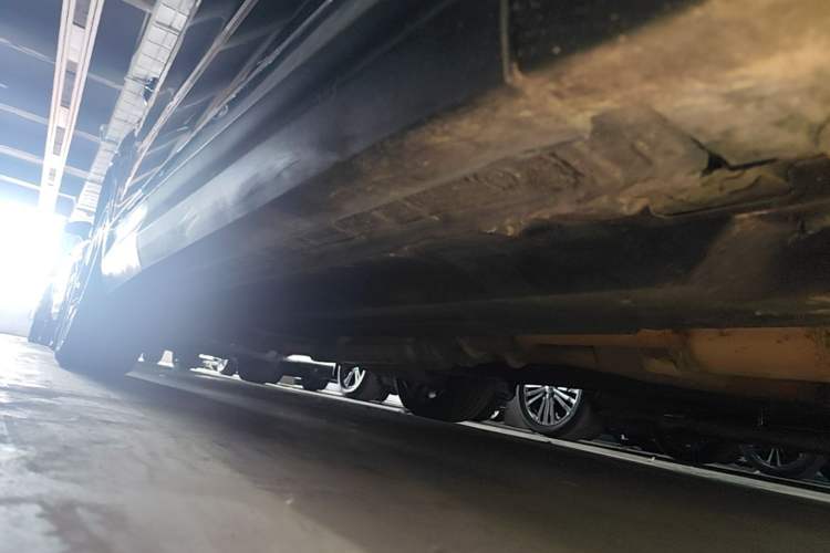 Used Hongqi HS7 2019 3.0T Automatic All-Wheel Drive Smart Connect Flagship Edition Right Side Sill