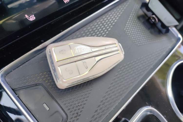 Used Hongqi HS7 2019 3.0T Automatic All-Wheel Drive Flagship Edition Vehicle Key