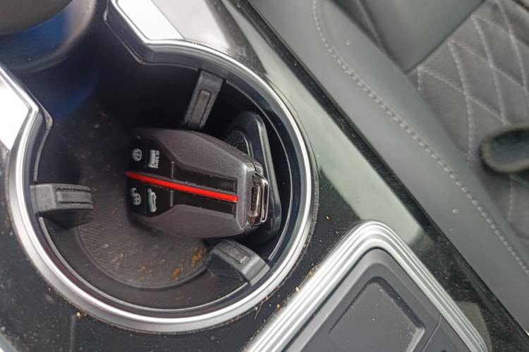 Used Hongqi HS7 2019 3.0T Automatic All-Wheel Drive Smart Connect Flagship Edition Vehicle Key