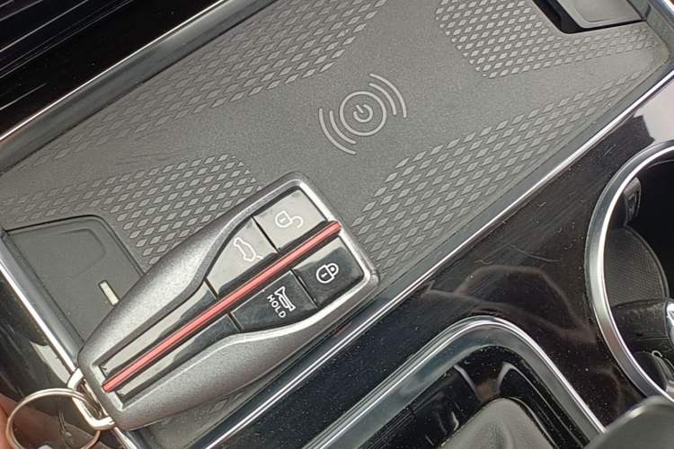 Used Hongqi HS7 2019 3.0T Automatic All-Wheel Drive Smart Connect Flagship Edition Vehicle Key