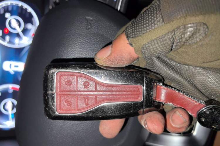 Used Hongqi HS7 2019 3.0T Automatic All-Wheel Drive Smart Connect Flagship Edition Vehicle Key