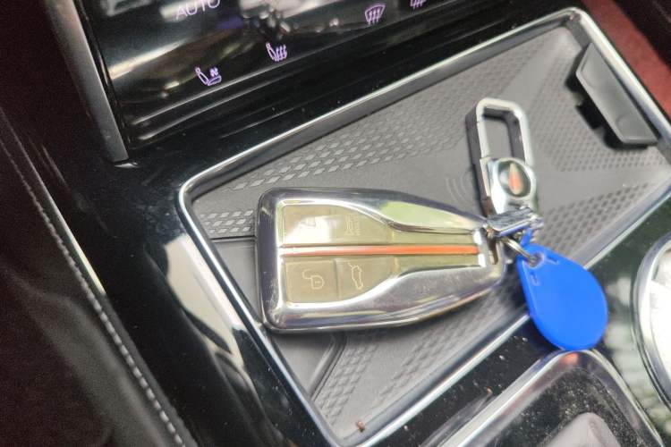 Used Hongqi HS7 2019 3.0T Automatic All-Wheel Drive Smart Connect Flagship Edition Vehicle Key