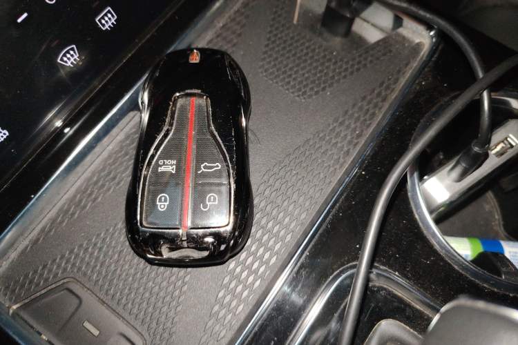 Used Hongqi HS7 2019 3.0T Automatic All-Wheel Drive Smart Connect Flagship Edition Vehicle Key