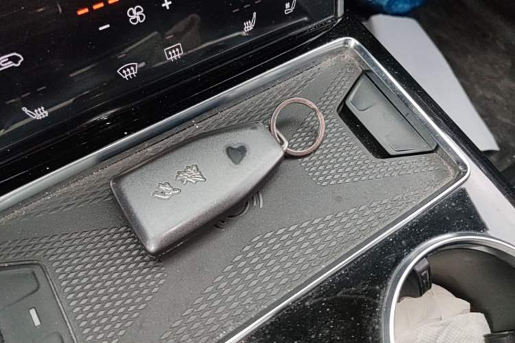 Used Hongqi HS7 2019 3.0T Automatic All-Wheel Drive Smart Connect Flagship Edition Vehicle Key