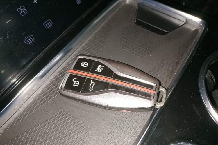 Used Hongqi HS7 2019 3.0T Automatic All-Wheel Drive Smart Connect Flagship Edition Vehicle Key
