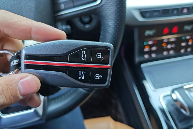 Used Hongqi HS7 2019 3.0T Automatic All-Wheel Drive Smart Connect Flagship Edition Vehicle Key