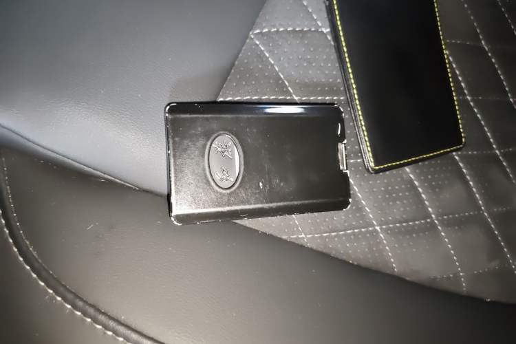 Used Hongqi HS7 2019 3.0T Automatic All-Wheel Drive Smart Connect Flagship Edition Vehicle Key