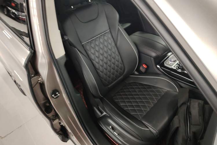Used Hongqi HS7 2019 3.0T Automatic All-Wheel Drive Smart Connect Flagship Edition Right Front Seat