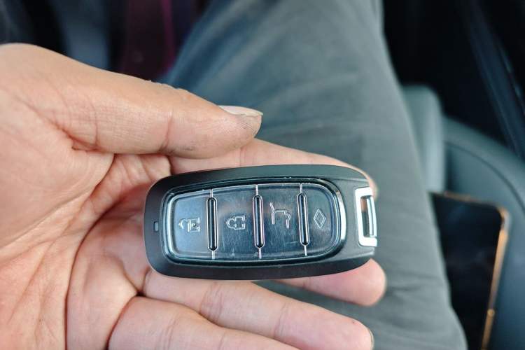 Used Hongqi HS7 2019 3.0T Automatic All-Wheel Drive Smart Connect Flagship Edition Vehicle Key