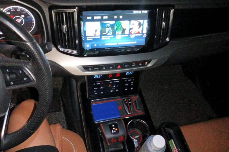 Used Hongqi HS7 2019 3.0T Automatic All-Wheel Drive Smart Connect Flagship Edition Audio And AC Panel