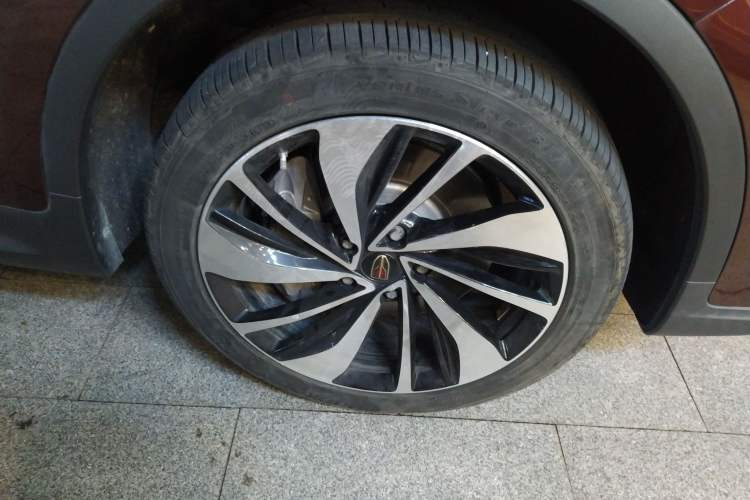 Used Hongqi HS7 2019 3.0T Automatic All-Wheel Drive Smart Connect Flagship Edition Right Front Wheel Hub