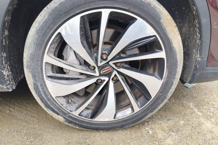 Used Hongqi HS7 2019 3.0T Automatic All-Wheel Drive Smart Connect Flagship Edition Right Front Wheel Hub
