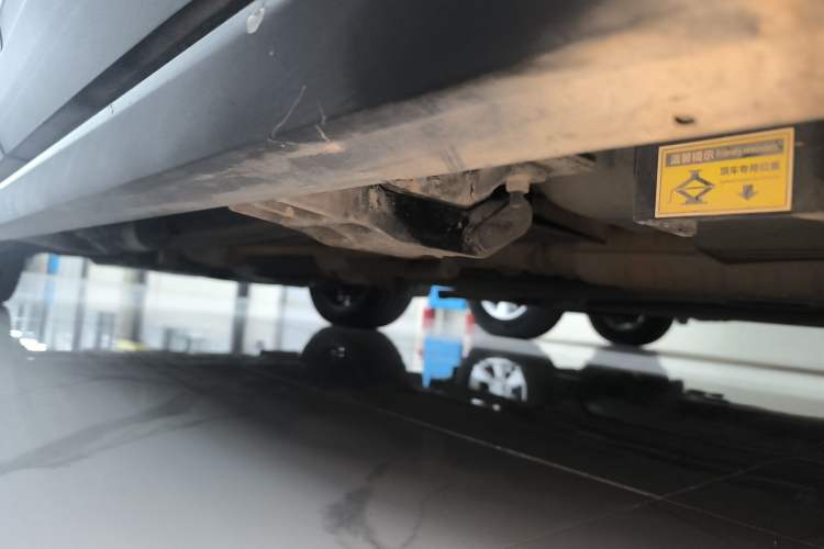 Used Hongqi HS7 2019 3.0T Automatic All-Wheel Drive Smart Connect Flagship Edition Left Side Sill