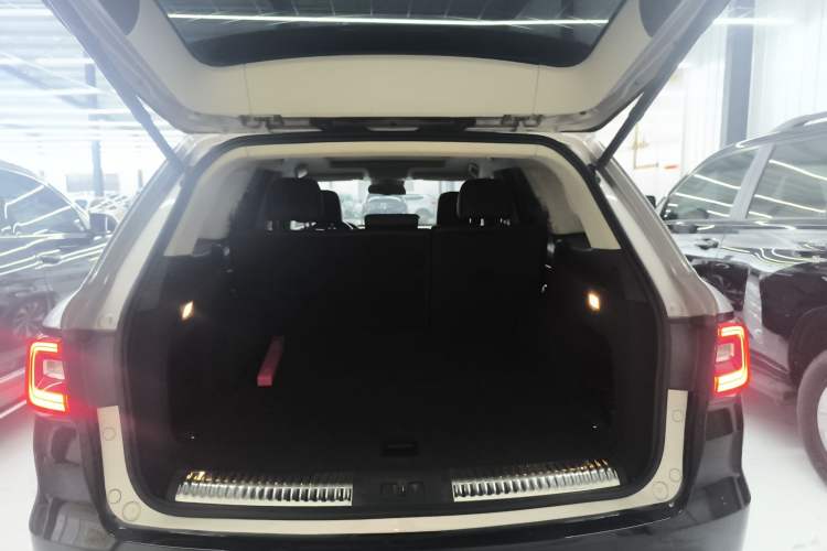 Used Hongqi HS7 2019 3.0T Automatic All-Wheel Drive Smart Connect Flagship Edition Trunk