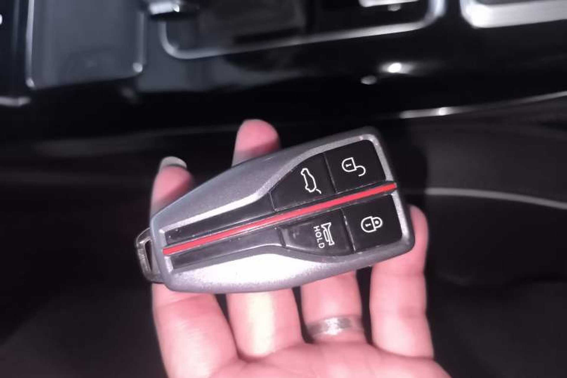 Used Hongqi HS7 2019 3.0T Automatic All-Wheel Drive Smart Connect Flagship Edition Vehicle Key