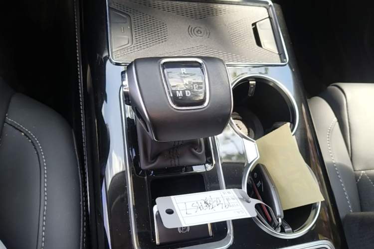 Used Hongqi HS7 2019 3.0T Automatic All-Wheel Drive Flagship Edition Gear Lever