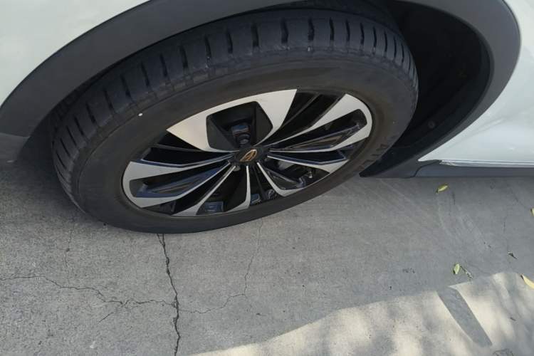 Used Hongqi HS7 2019 3.0T Automatic All-Wheel Drive Flagship Edition Left Front Wheel Hub
