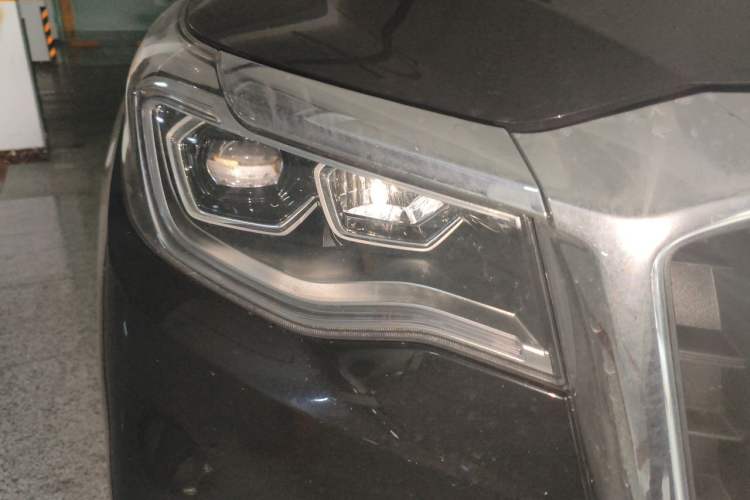 Used Hongqi HS7 2019 3.0T Automatic All-Wheel Drive Flagship Edition Right Front Headlight