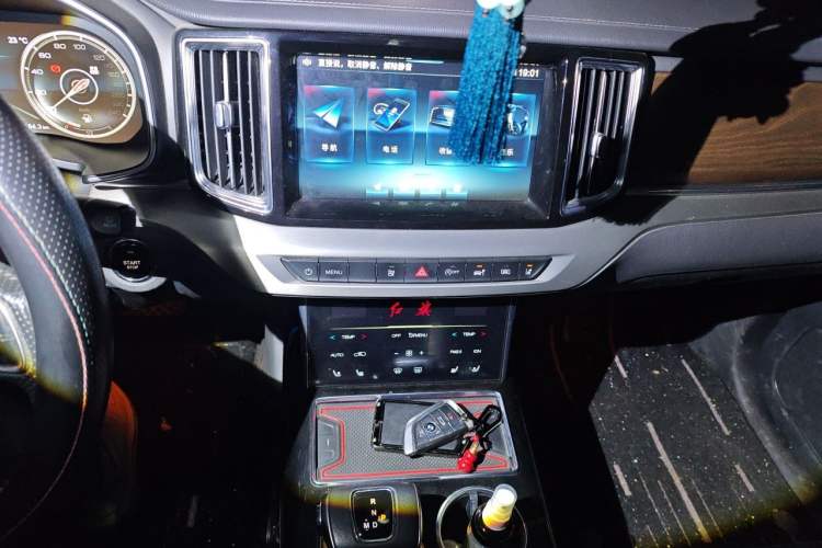 Used Hongqi HS7 2021 2.0T DCT Two-Wheel Drive Smart Connect Flagship Edition Audio And AC Panel