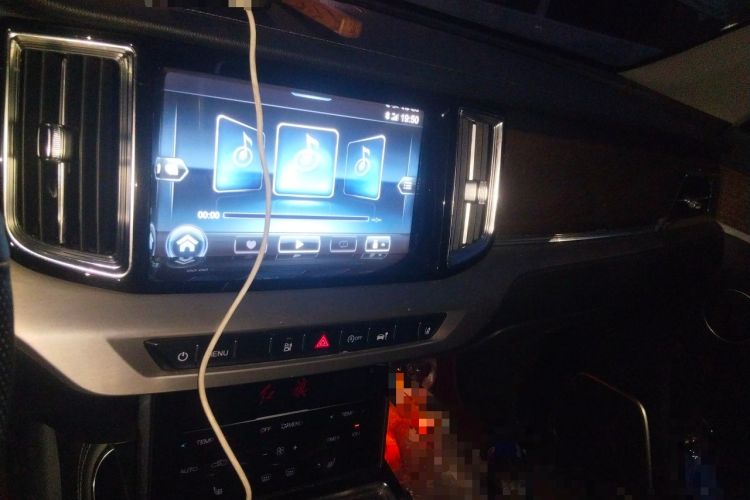Used Hongqi HS7 2021 2.0T DCT Two-Wheel Drive Smart Connect Flagship Edition Audio And AC Panel